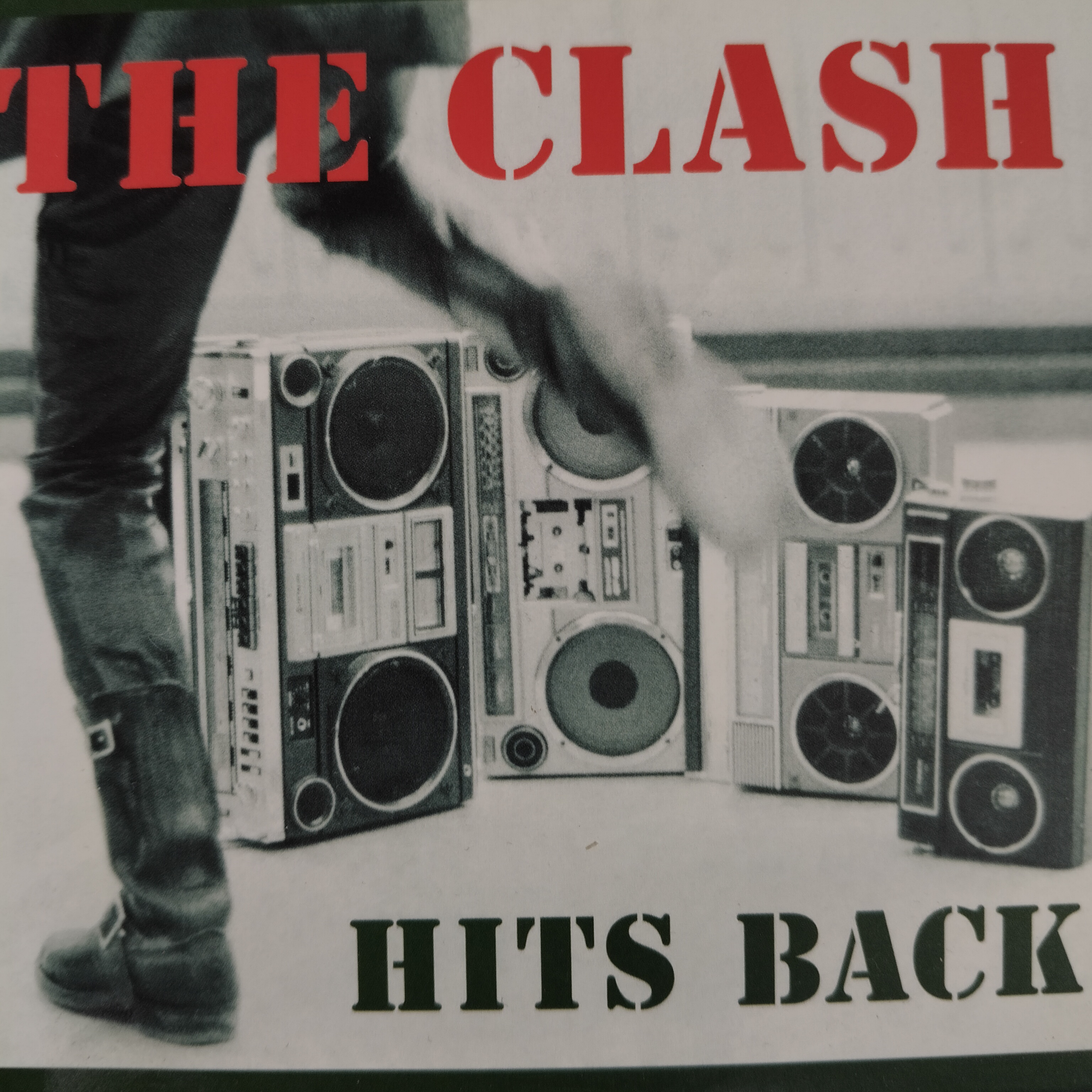 The Clash Hits Back cd:n kansikuva